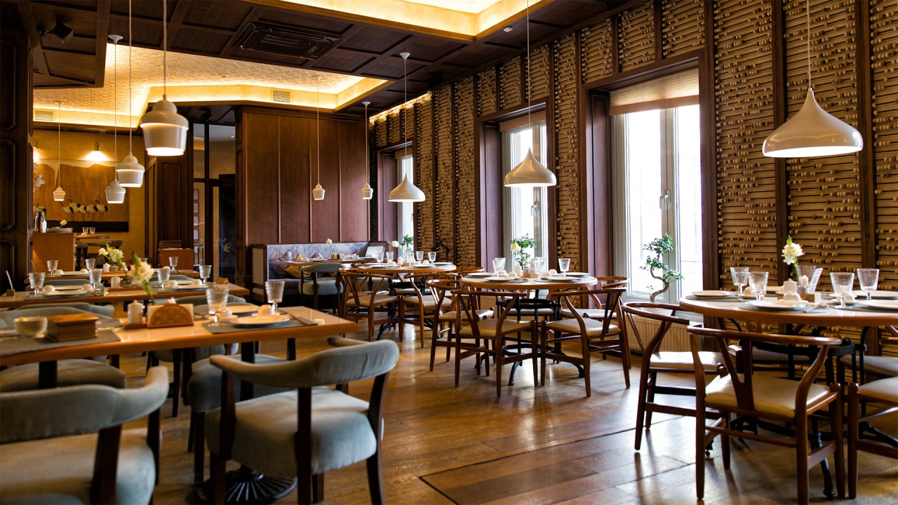 Salle de restaurant : influence de la forme des tables sur l’atmosphère