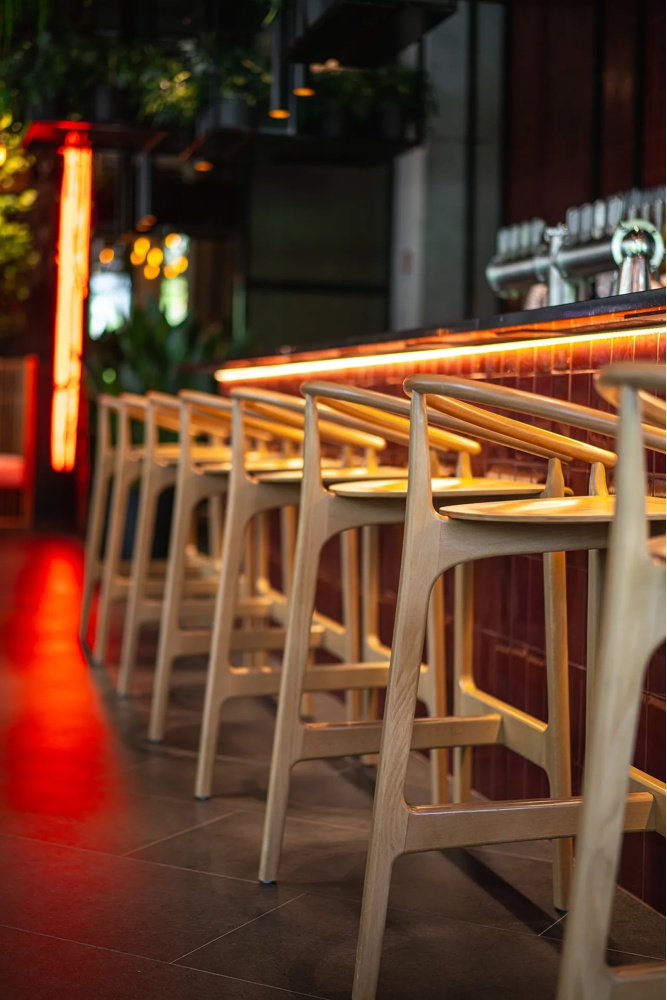 Wooden bar stool with three legs H-2940 EVO