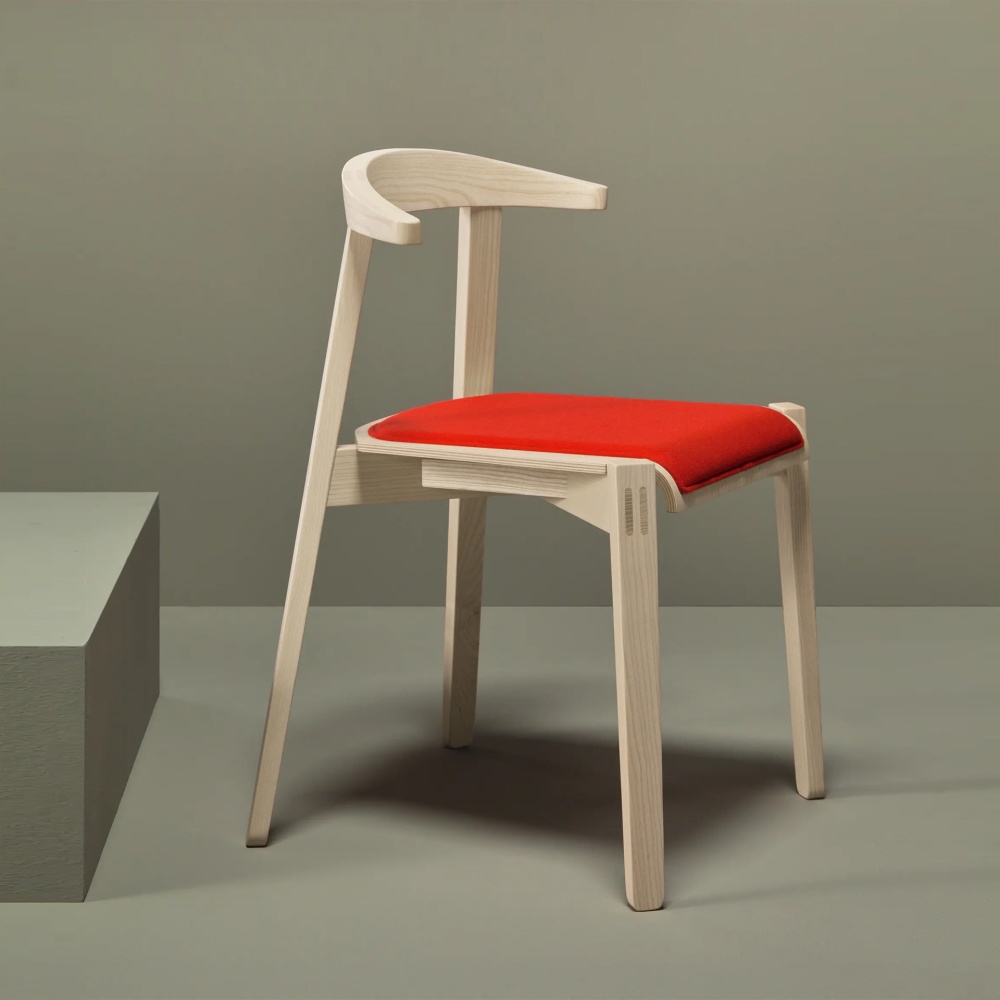 Chaise en frêne A-2001 Plug Chaise en frêne A-2001 Plug