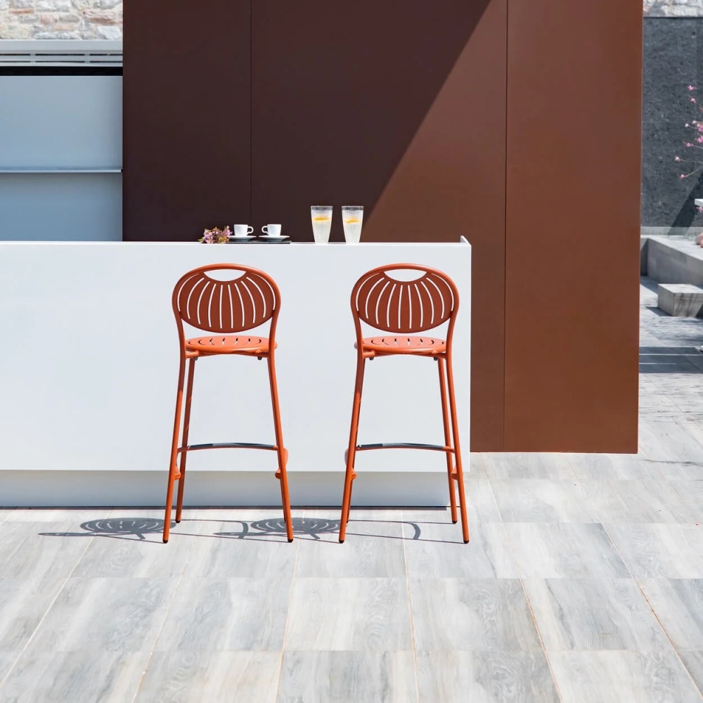 Stackable steel bar stool Coupole