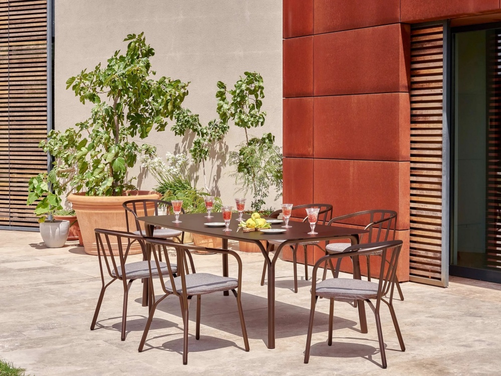 Aluminium chair with a solid or soft seat A-9042 Angel