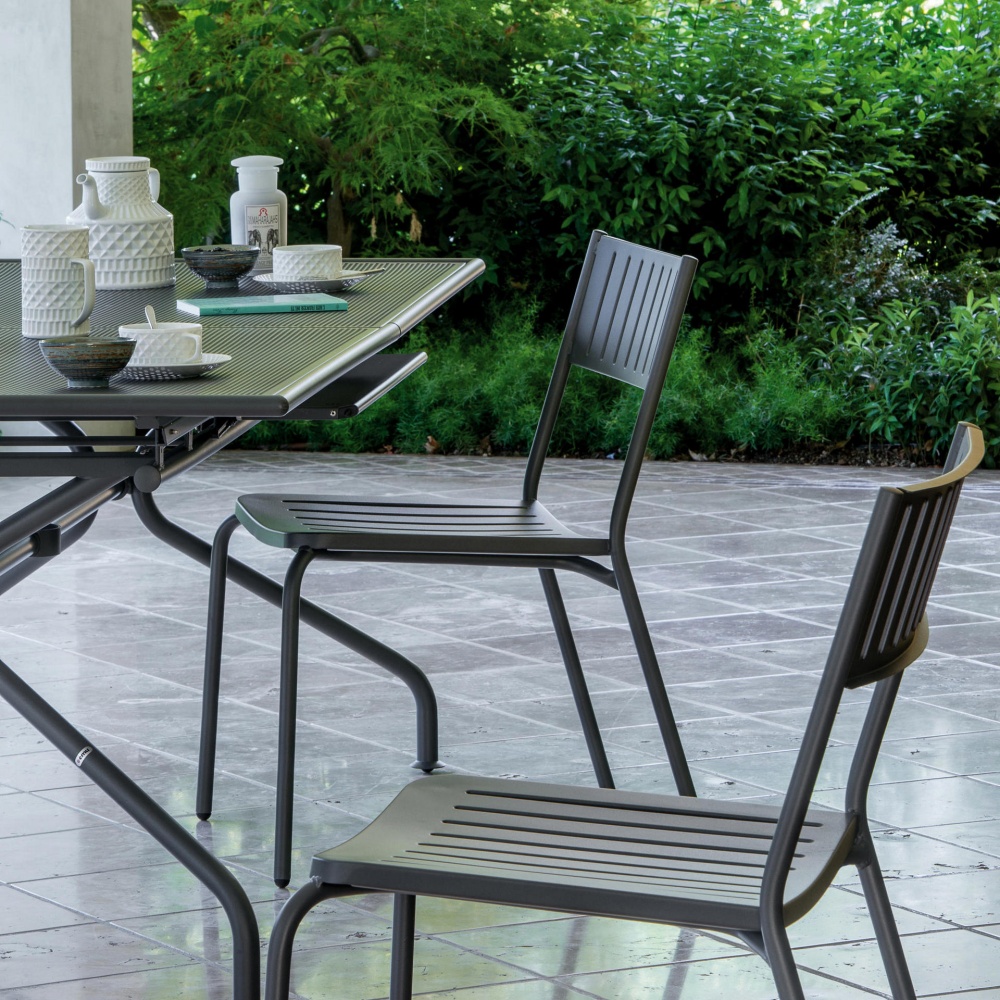 Chaise en métal empilable A-146 Bridge Chaise en métal empilable A-146 Bridge