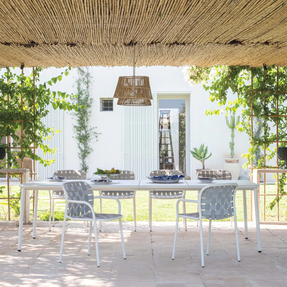 Stackable aluminium garden chair with elastic betls Yard
