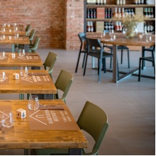 Пластиковый стул A-Trill Bistrot штабелируемый