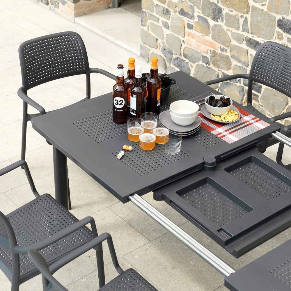 Chaise en plastique perforée B-Bora