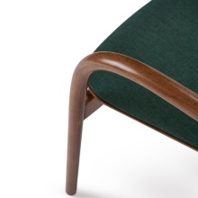 Стул с подлокотниками деревянный B-2960 La Benda