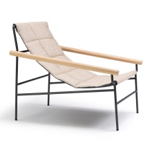 Steel chaise lounger with oak armrests Dress Code Glam Indoor