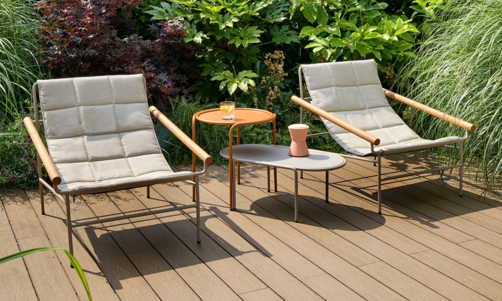 Steel chaise lounger with iroko armrests Dress Code Glam Outdoor