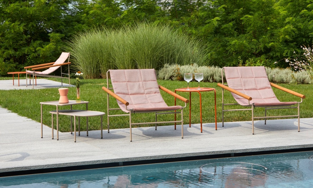 Steel chaise lounger with iroko armrests Dress Code Glam Outdoor