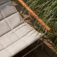 Steel chaise lounger with iroko armrests Dress Code Glam Outdoor