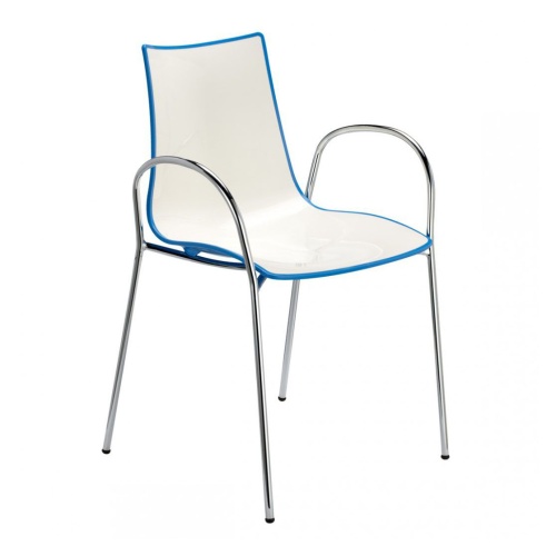 Chaise en plastique et métal Chaise en plastique et métal