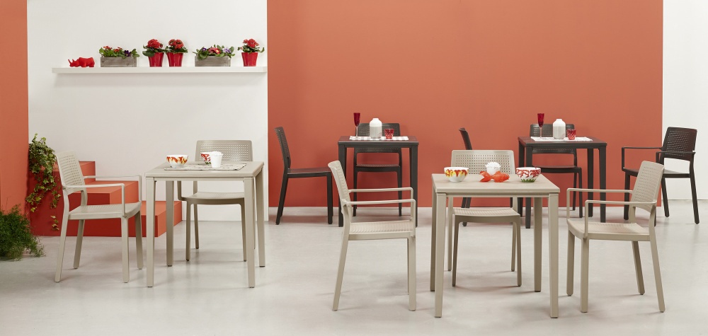 Fauteuil en technopolymère B-2342 Emi