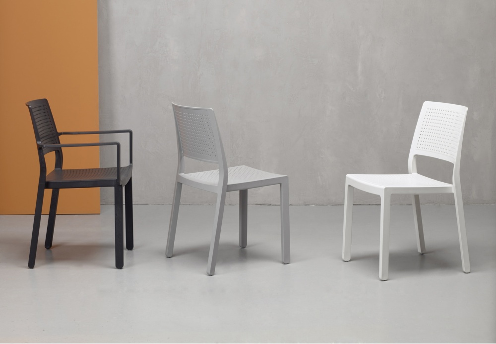 Fauteuil en technopolymère B-2342 Emi