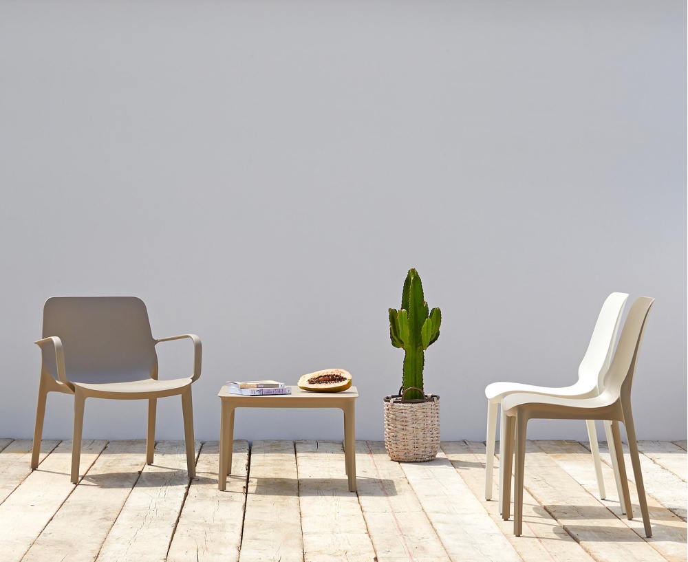 Technopolymer lounge chair with armrests M-2351 Ginevra