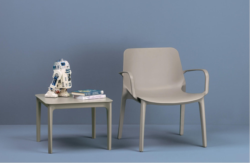 Technopolymer lounge chair with armrests M-2351 Ginevra