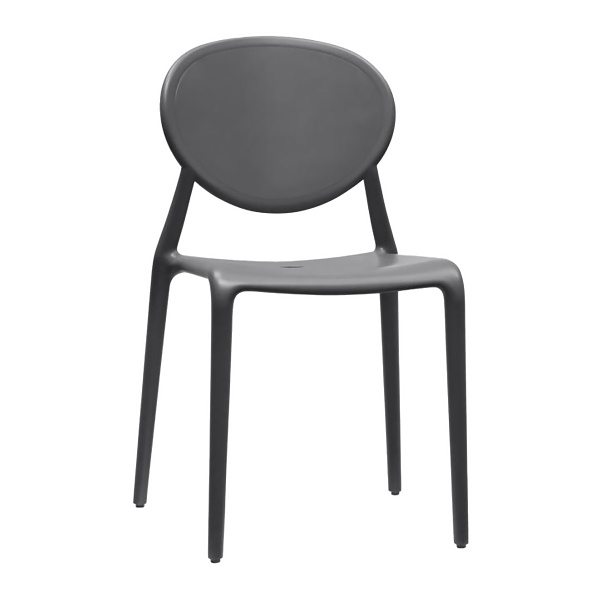 Chaise en plastique
