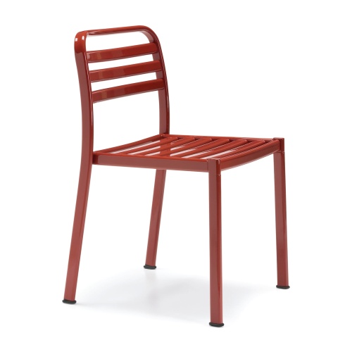 Chaise en métal à lattes