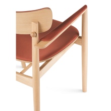 Fauteuil rembourré en bois B-3029/3 Nopp
