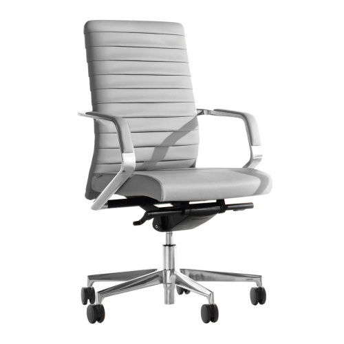 Medium back executive chair with pleated back