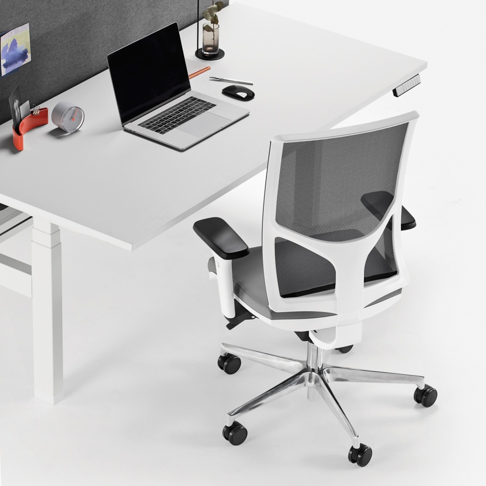 White mesh back operative chair without sliding seat B-405 Zed White mesh back operative chair without sliding seat B-405 Zed