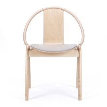 Chaise avec assise rembourrée A-313 Again Chaise avec assise rembourrée A-313 Again